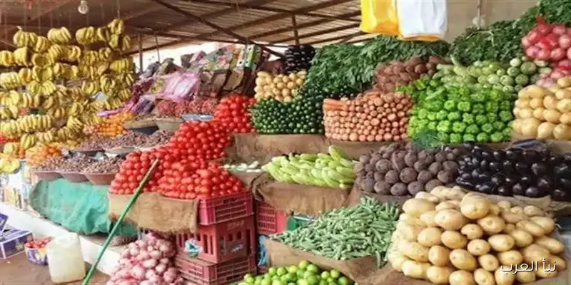 أسعار الخضروات والفاكهة في سوق العبور اليوم: 12 جنيها لكيلو الطماطم