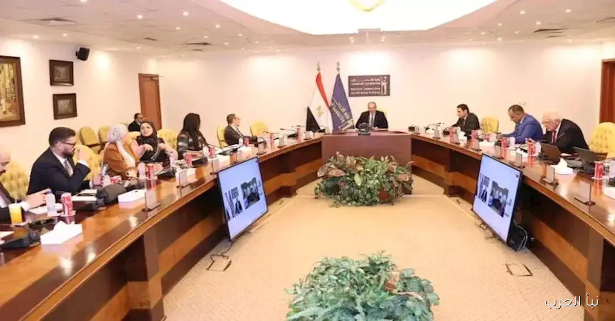 اجتماع وزير الاتصالات مع أعضاء لجنة حماية حقوق مستخدمي الاتصالات لتعزيز التعاون